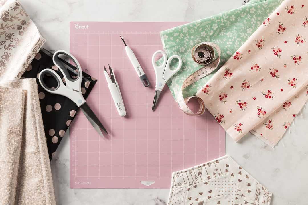 sewing-tools-cricut-fabricgrip-mat